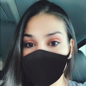 Meet your Posher, Corina